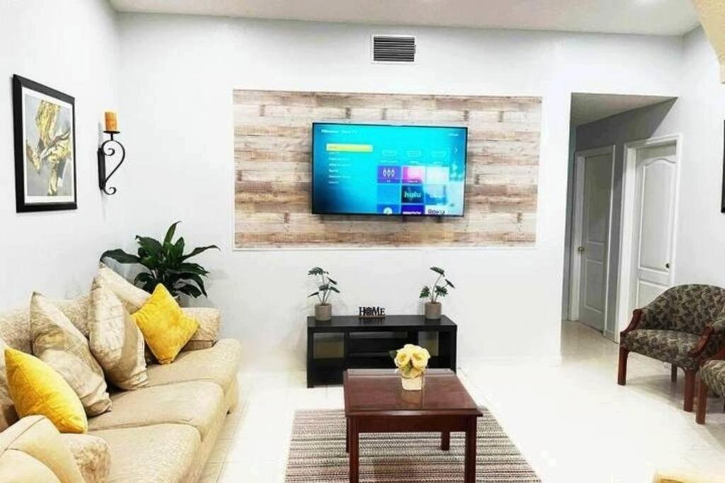Amazing & Cozy Duplex Near Zoo Miami ! Villa Dış mekan fotoğraf