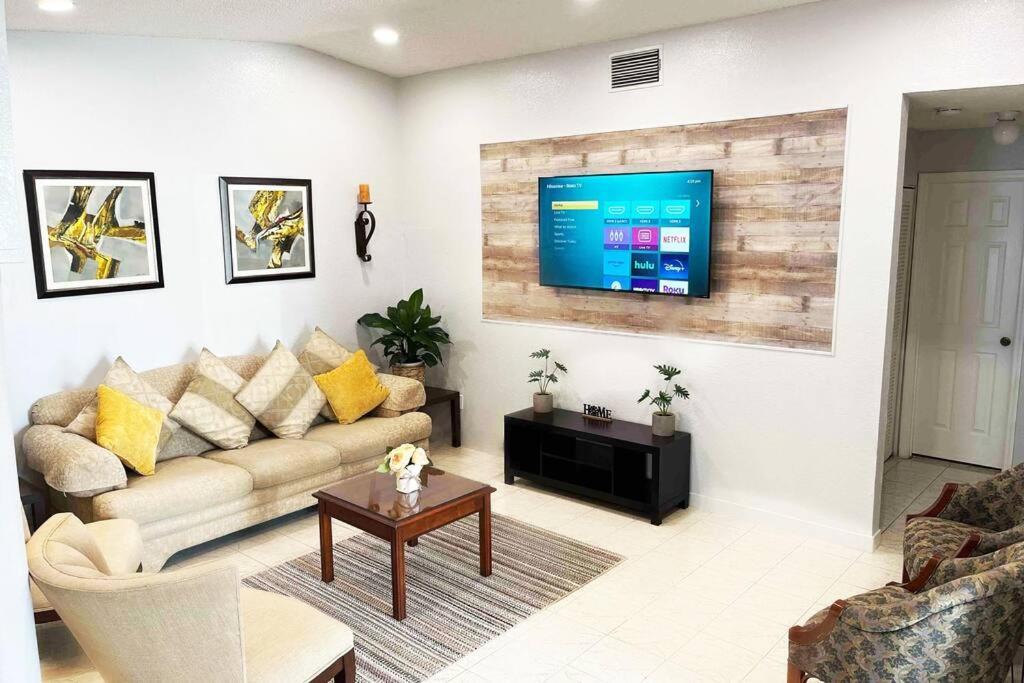 Amazing & Cozy Duplex Near Zoo Miami ! Villa Dış mekan fotoğraf