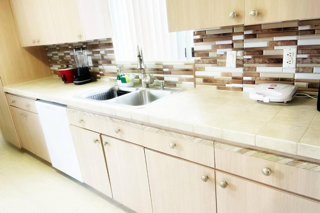 Amazing & Cozy Duplex Near Zoo Miami ! Villa Dış mekan fotoğraf