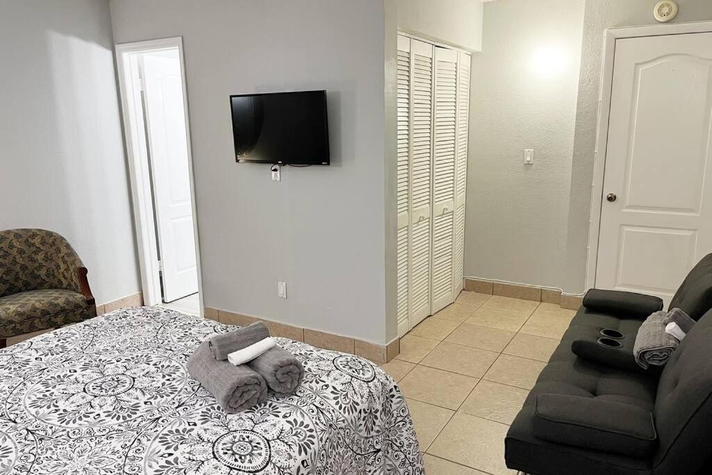 Amazing & Cozy Duplex Near Zoo Miami ! Villa Dış mekan fotoğraf